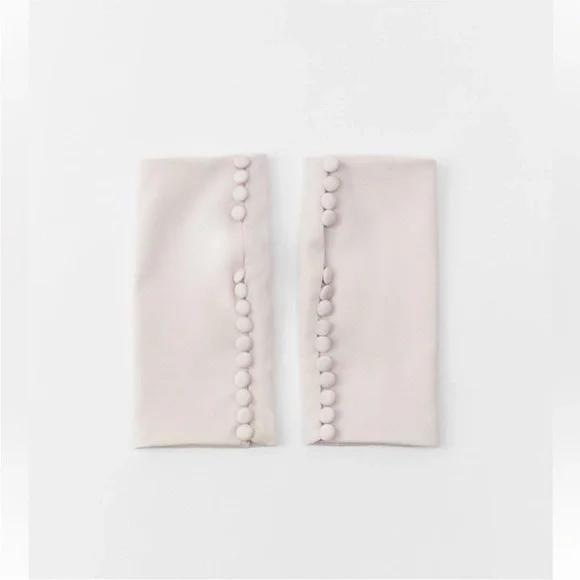 NWT. Zara Cream Satin Effect Fingerless Gloves with Self Lined Buttons. - Picture 3 of 13